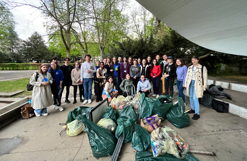 Les étudiants ramassent 90 kg de déchets !