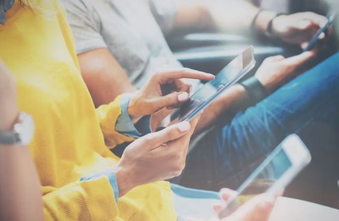 "Sur smartphone, la vogue du microlearning : que penser de ces formations ultra-courtes ?"